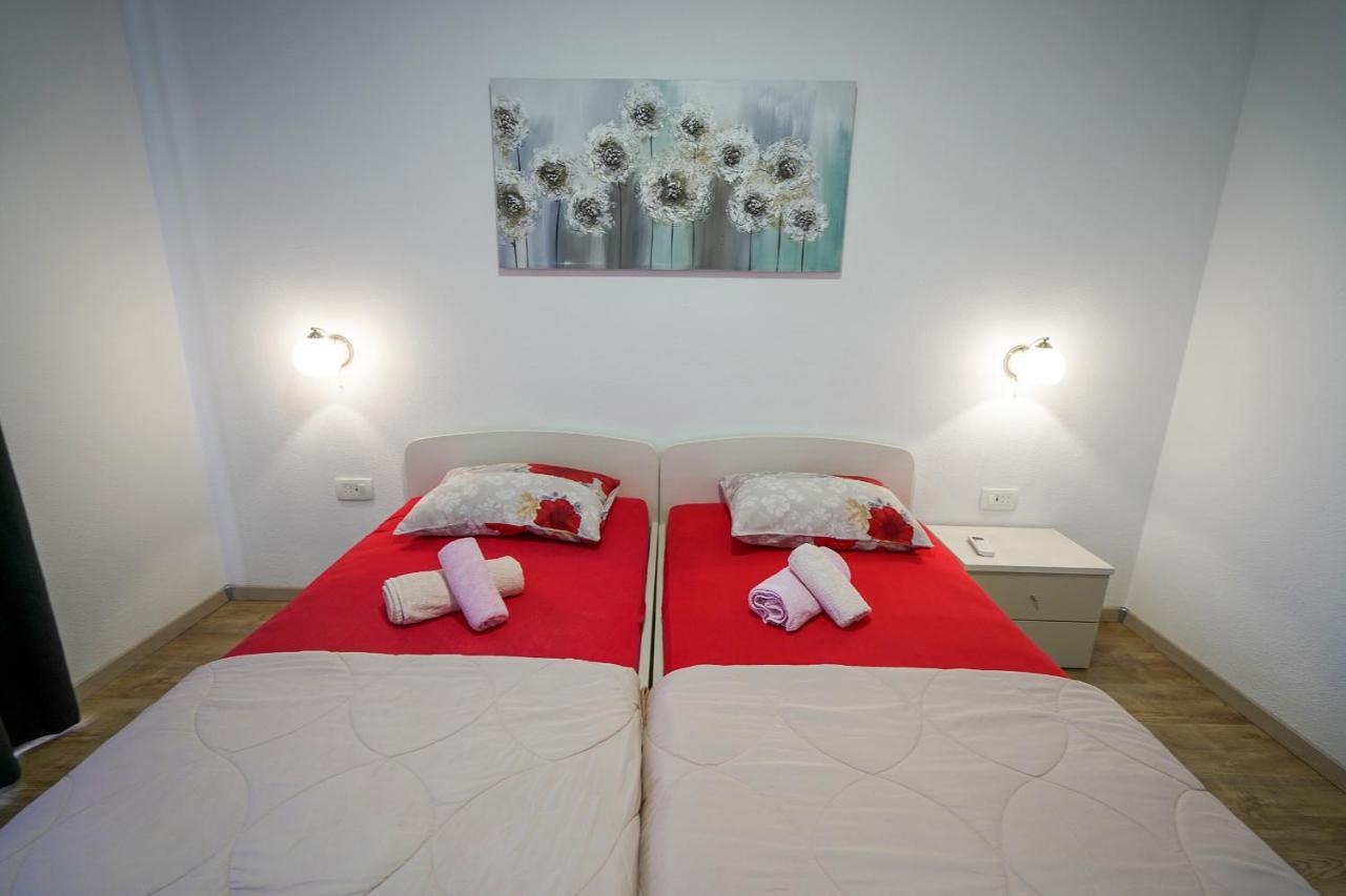 Appartement Studio Apartman M&F à Split Extérieur photo