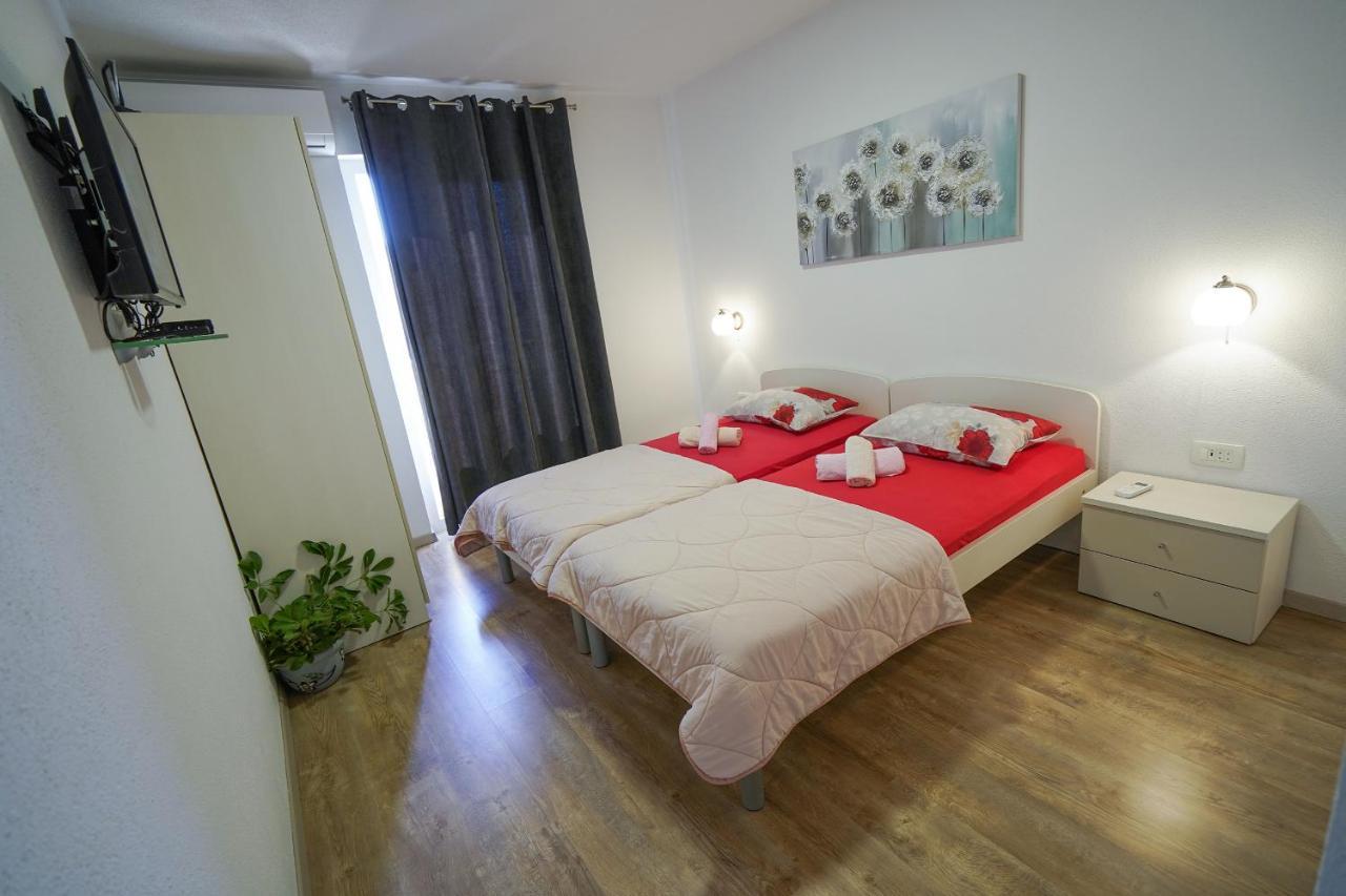Appartement Studio Apartman M&F à Split Extérieur photo