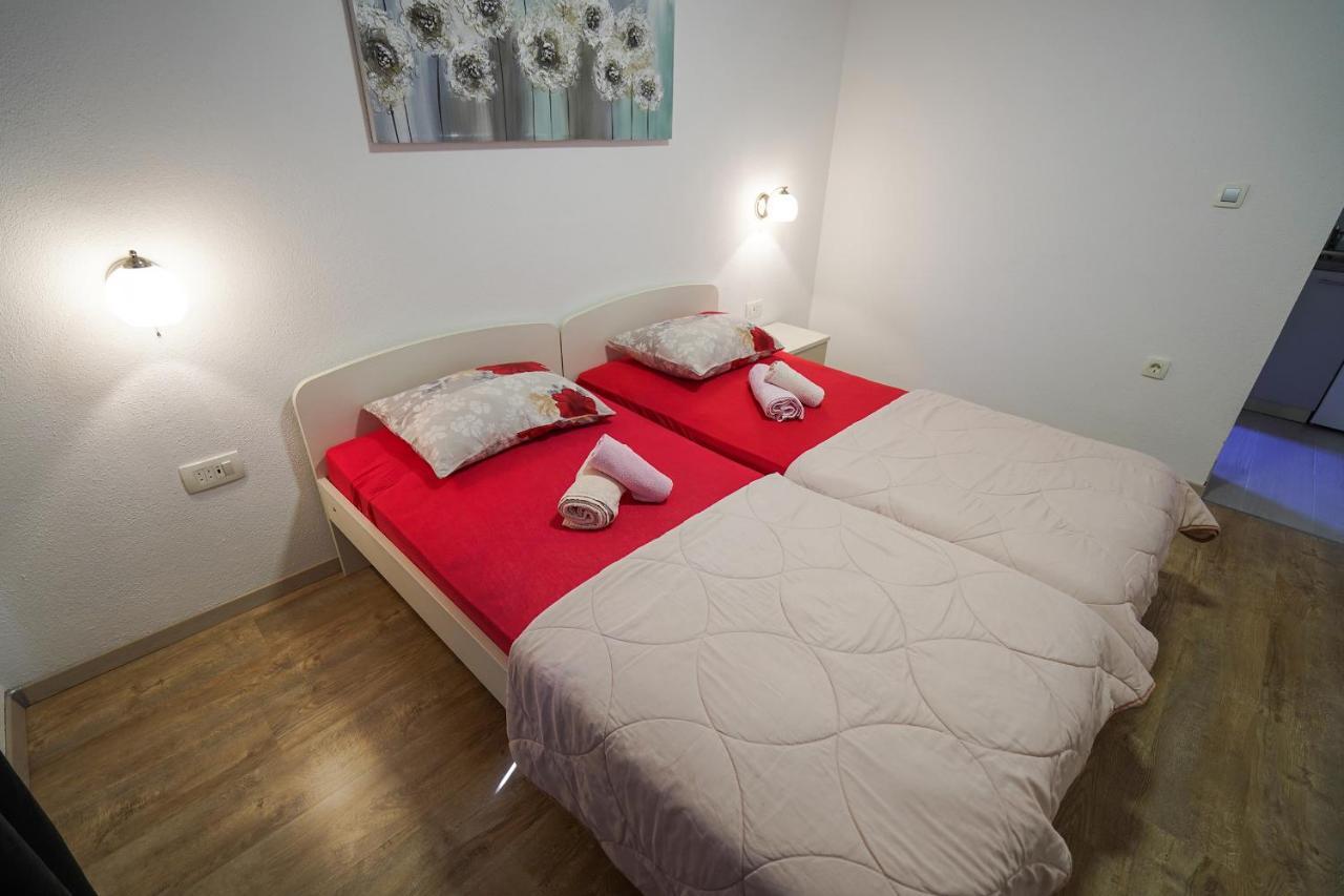 Appartement Studio Apartman M&F à Split Extérieur photo